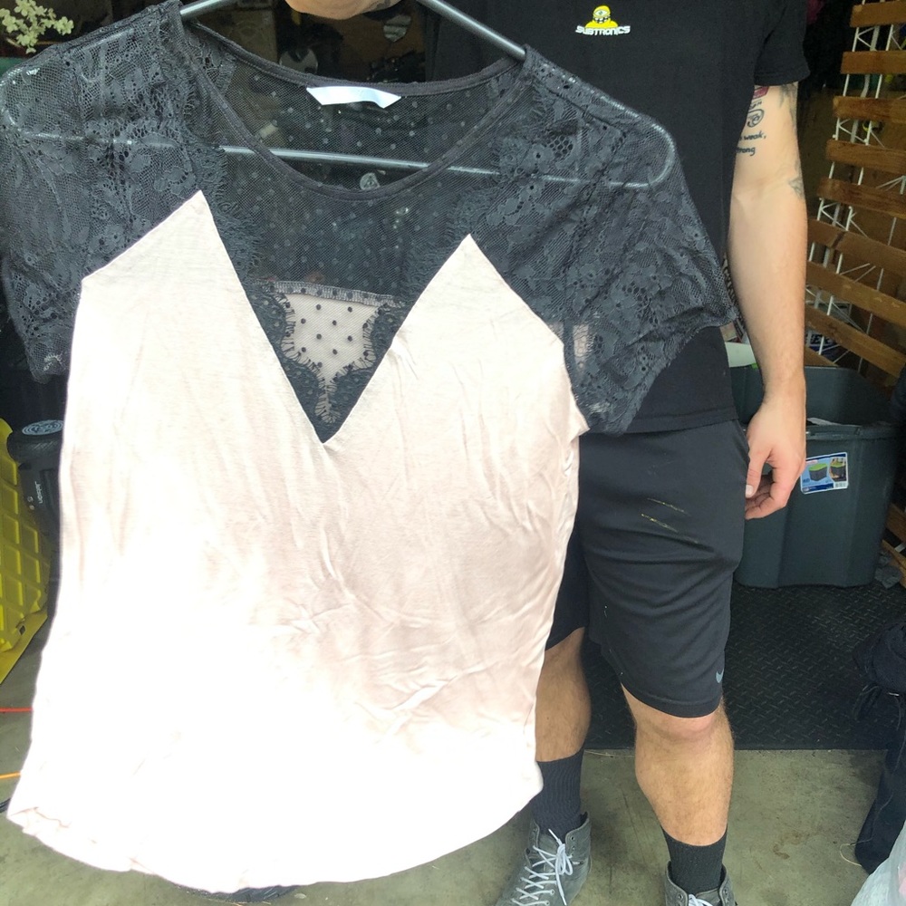 Cute blouse - Picture 2 of 3